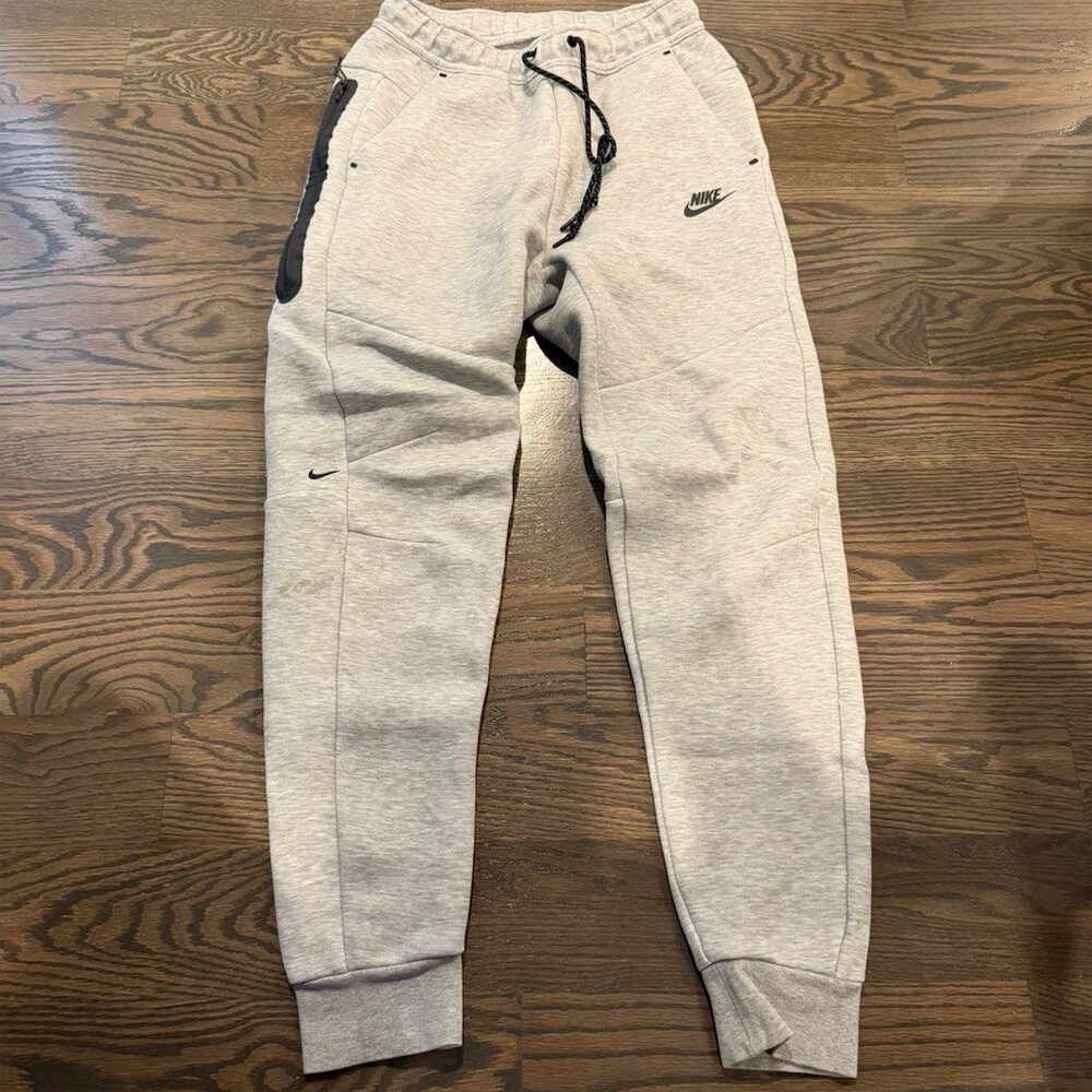 Nike Sportswear Tech Fleece Jogger Pants Mens Small Gray Heather Tapered
